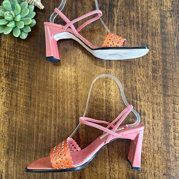Ann Marino | Vintage Y2K Heeled Slingback Sandals with Die-cut Detail - Picture 3 of 8